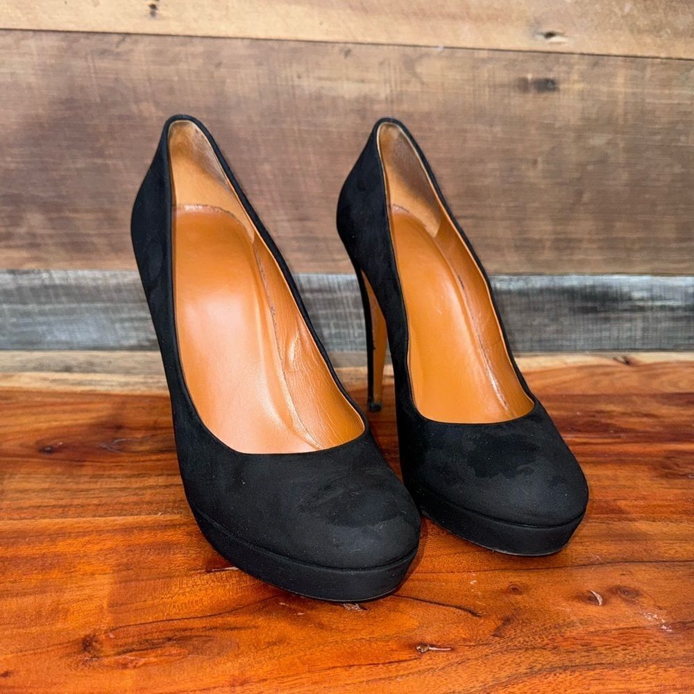 GUCCI Black Suede Platform Pumps sz 41 EUC